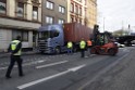 LKW gegen Bruecke wegen Rettungsgasse Koeln Muelheim P24